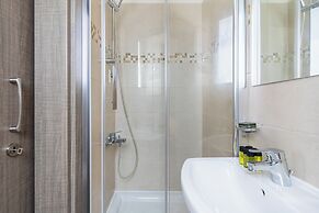 2BR Apt Near Larnaca Beach & Center