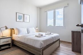 2BR Apt Near Larnaca Beach & Center