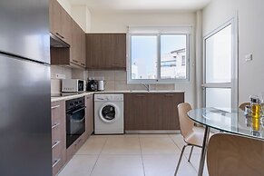 2BR Apt Near Larnaca Beach & Center