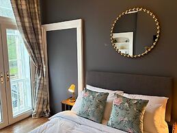 Regal Rooms