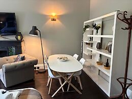 Regal Rooms