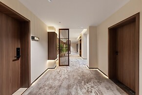 APOLLO COURTYARD HOTEL