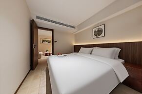 APOLLO COURTYARD HOTEL