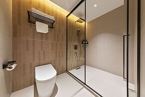 APOLLO COURTYARD HOTEL