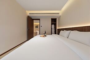 APOLLO COURTYARD HOTEL