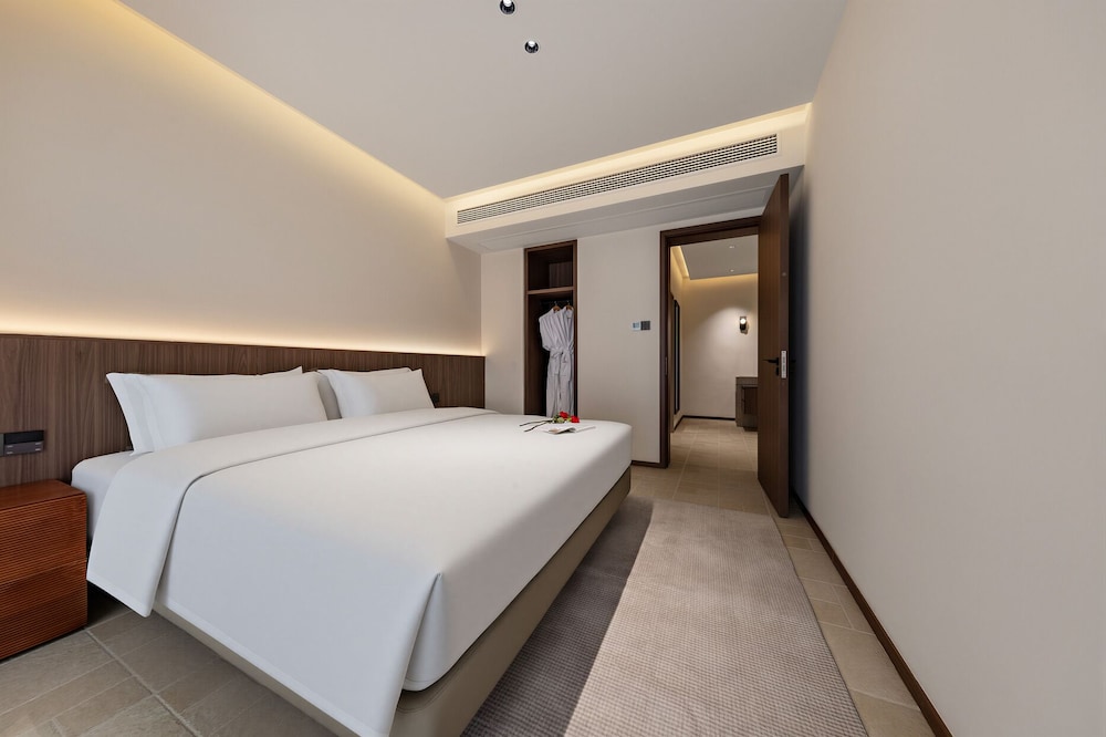 APOLLO COURTYARD HOTEL