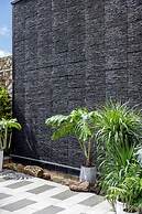 APOLLO COURTYARD HOTEL