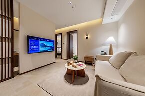 APOLLO COURTYARD HOTEL