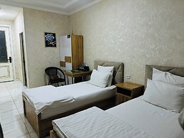 ALI HOTEL