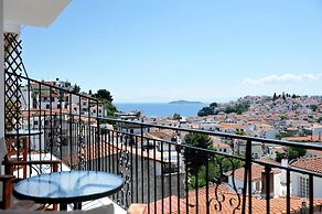 Stefanis House