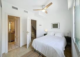 Mb.b53 - Beachfront Penthouse With Sea Views