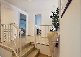 Mb.b53 - Beachfront Penthouse With Sea Views