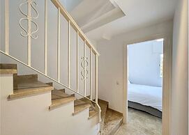 Mb.b53 - Beachfront Penthouse With Sea Views