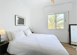 Mb.b53 - Beachfront Penthouse With Sea Views
