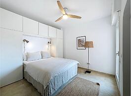 Mb.b53 - Beachfront Penthouse With Sea Views