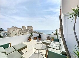 Mb.b53 - Beachfront Penthouse With Sea Views