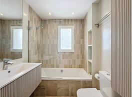 Mb.b53 - Beachfront Penthouse With Sea Views