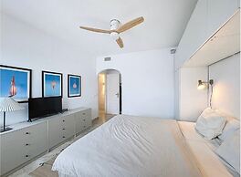 Mb.b53 - Beachfront Penthouse With Sea Views