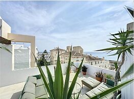 Mb.b53 - Beachfront Penthouse With Sea Views