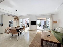 Mb.b53 - Beachfront Penthouse With Sea Views