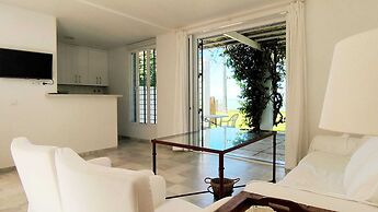 Spinola Beachfront Bungalows