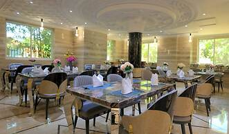 Fountain Palace Hotel & Suites