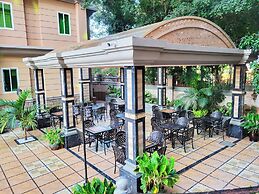Fountain Palace Hotel & Suites