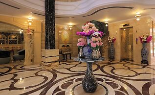 Fountain Palace Hotel & Suites