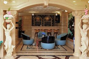 Fountain Palace Hotel & Suites