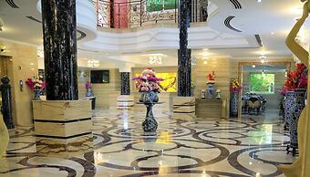 Fountain Palace Hotel & Suites