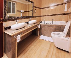 Fountain Palace Hotel & Suites
