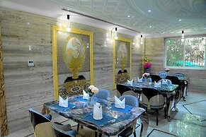 Fountain Palace Hotel & Suites