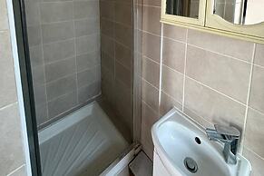 Cozy 1 Bed Apt Sleeps 4 With Garden Views