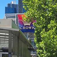 Charming 2-bedroom Apartment in Central Melbourne