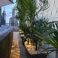 Charming 2-bedroom Apartment in Central Melbourne