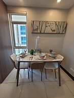 1BR Suite St. Mark Near Venice Mall BGC