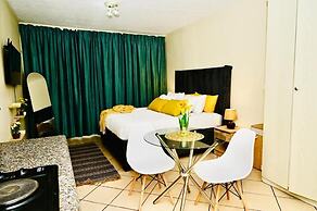 Cozy Comfortable Apartment With Pool