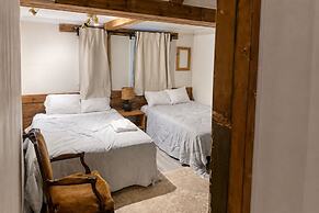 Carlton Family Suite