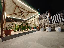 Abhi's Cottage