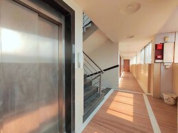 Hotel Sai Bansi Residency