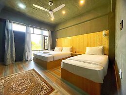 Hunza Huts & Resort