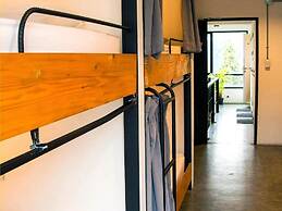 HOLY SHEET Hostel