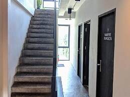 HOLY SHEET Hostel