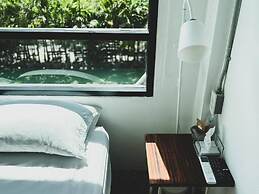 HOLY SHEET Hostel