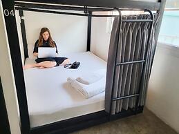 HOLY SHEET Hostel