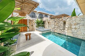 Tropical Mediterranean Villas in Canggu