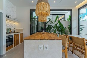 Tropical Mediterranean Villas in Canggu