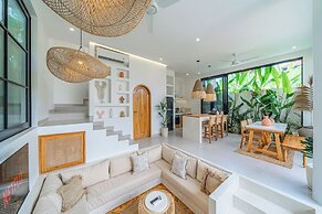 Tropical Mediterranean Villas in Canggu