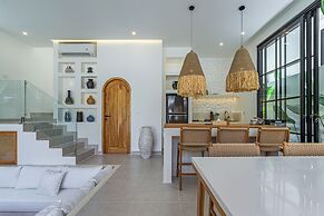 Tropical Mediterranean Villas in Canggu