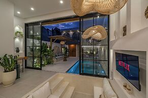 Tropical Mediterranean Villas in Canggu